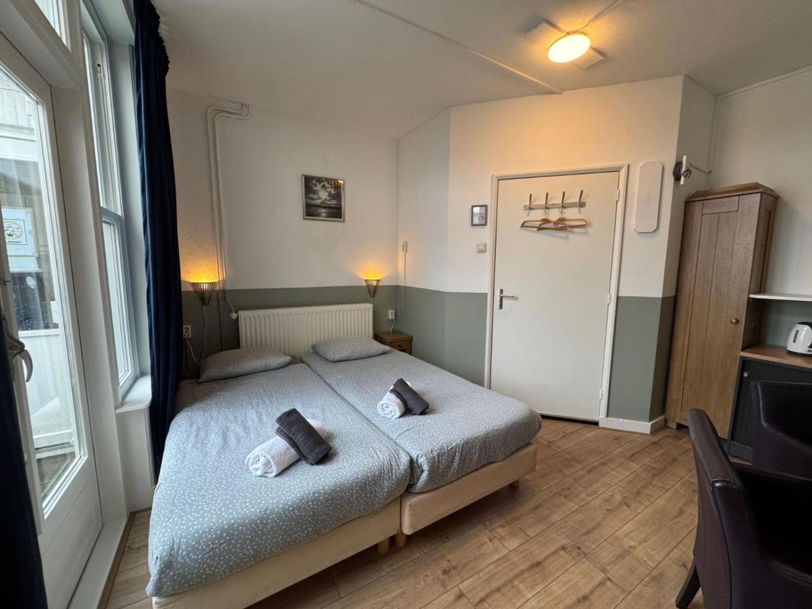 Bed & Breakfast Vlissingen Esterno foto
