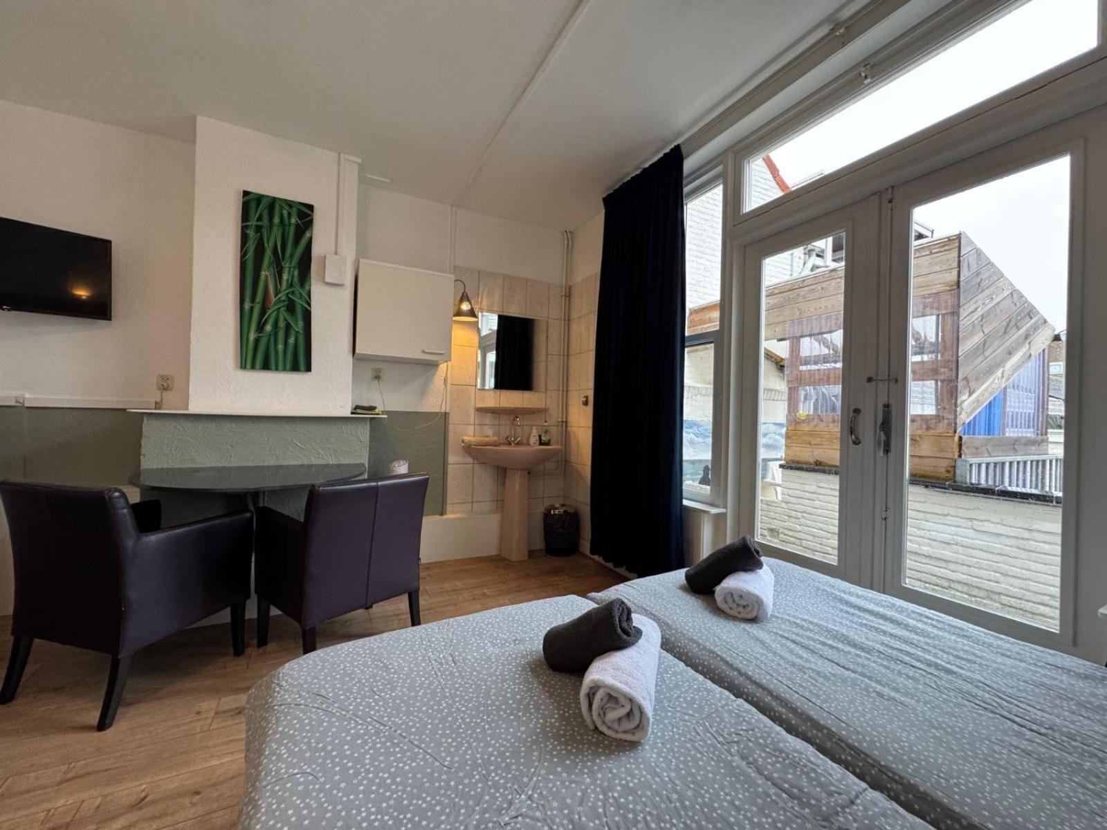 Bed & Breakfast Vlissingen Esterno foto